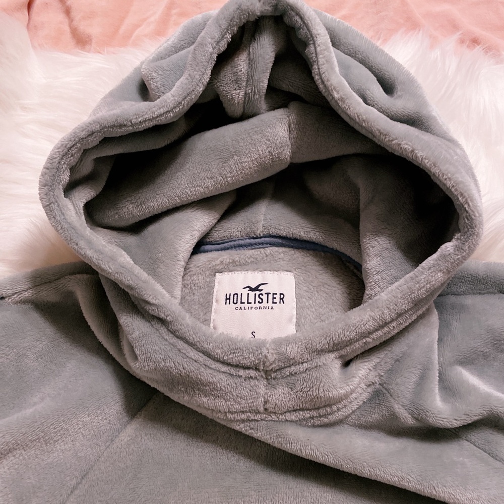 Size Small Sage Green Hollister Sweater